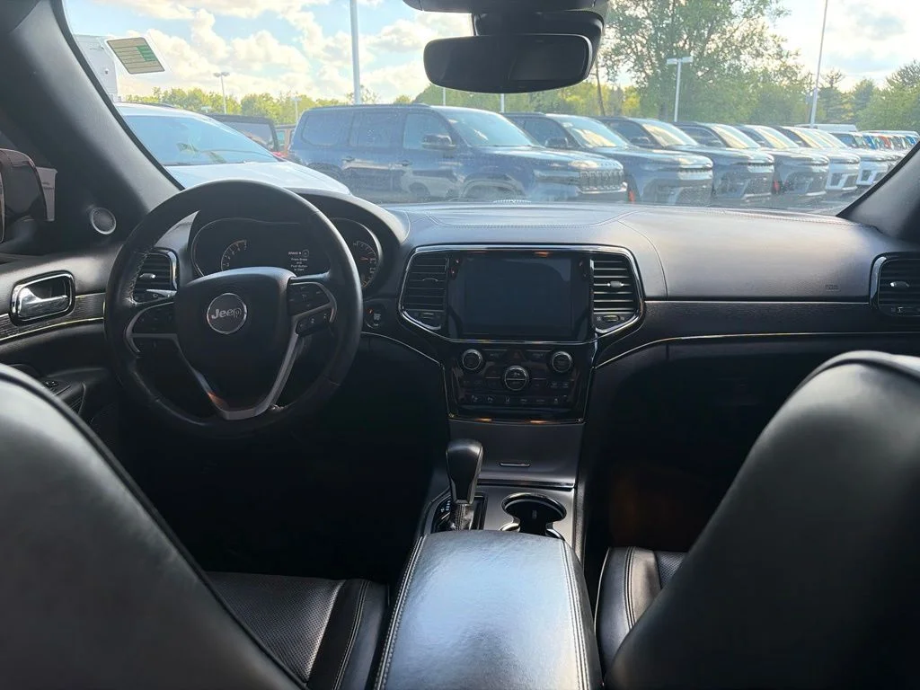 Certified Used 2020 Black Jeep Overland image 13