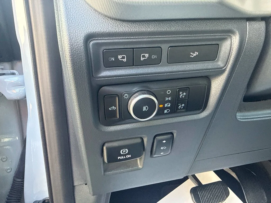 Certified Used 2024 Avalanche Ford Lariat image 29
