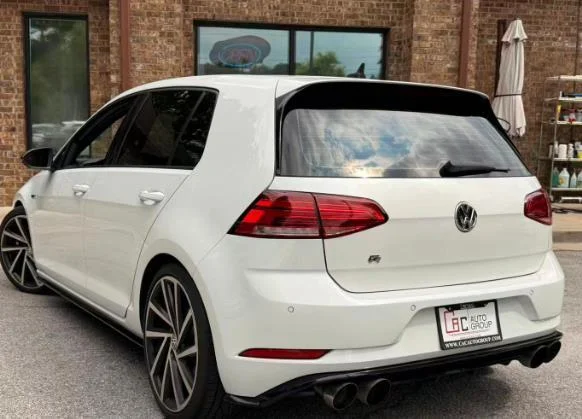 Used 2018 Oryx White Pearl Metallic Volkswagen 4Motion image 5
