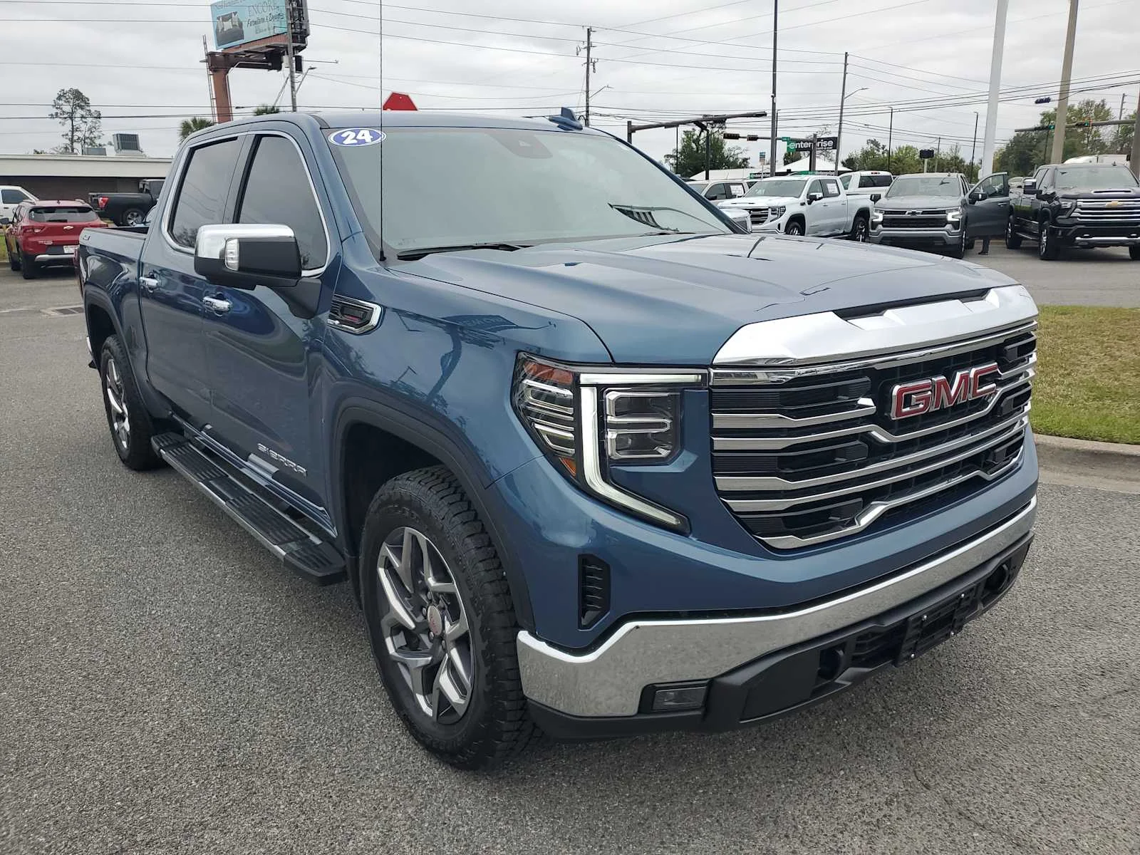 Used 2024 Downpour Metallic GMC SLT image 8