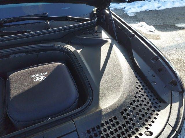 New 2026 Abyss Black Hyundai SE image 19