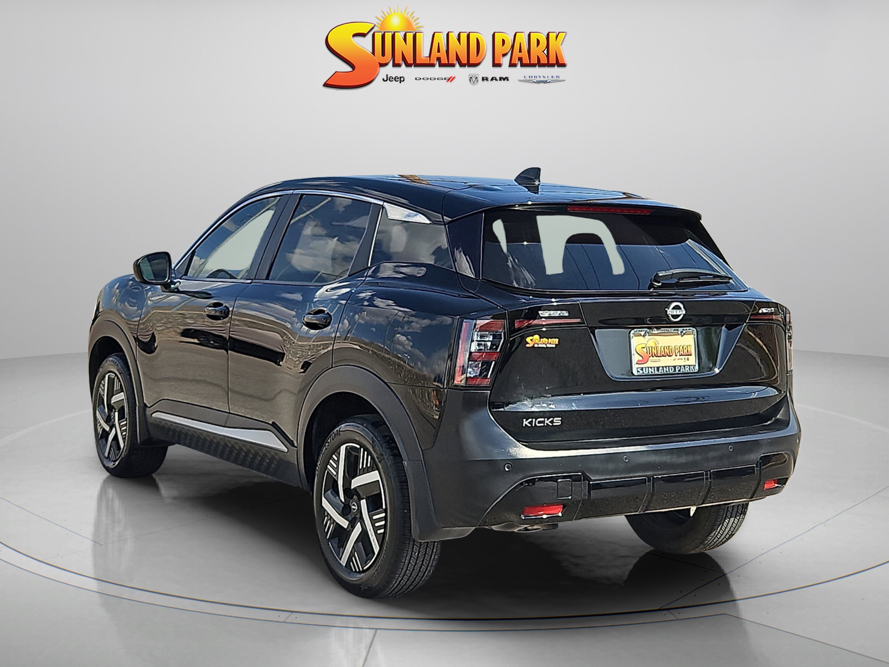Used 2025 Super Black Nissan SV image 4
