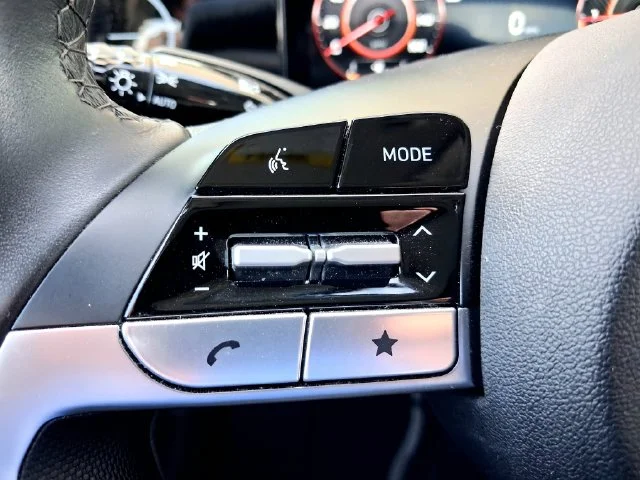 Used 2025  Hyundai SEL Convenience image 15