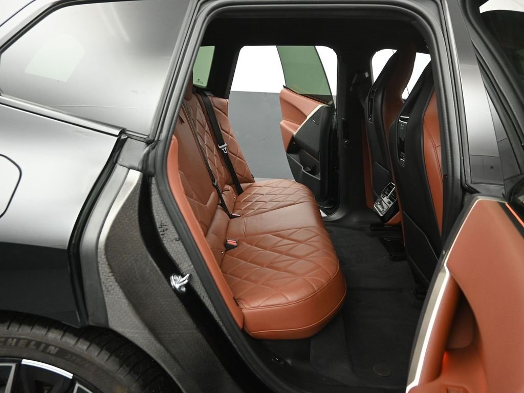 2023 BMW IX - Image 25