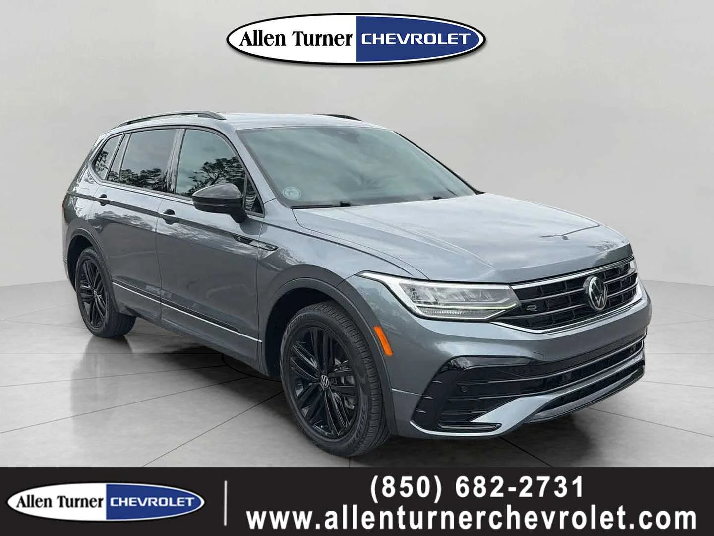 2022 Volkswagen Tiguan 2.0T SE R-Line Black's photo