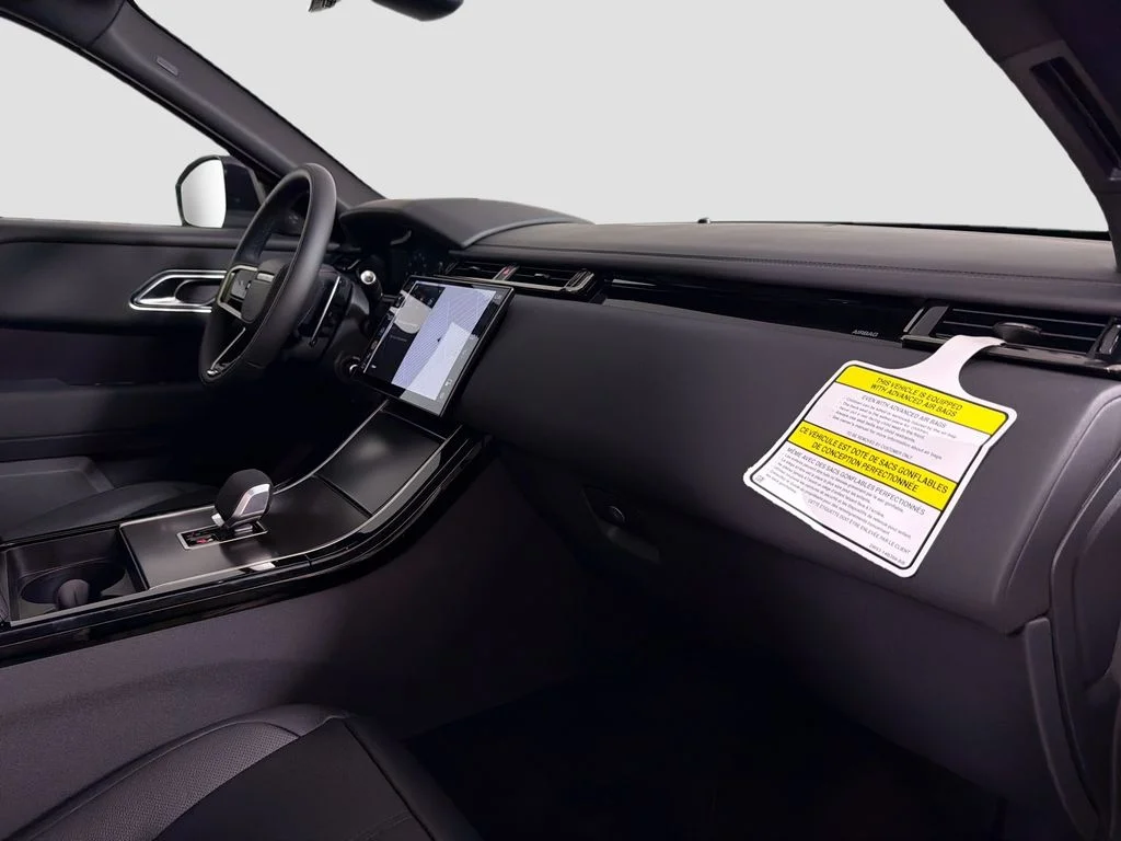 New 2026 Fuji White Land Rover Dynamic SE image 31