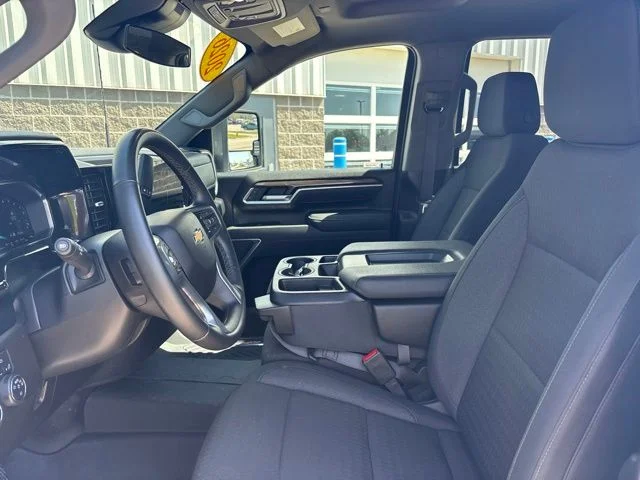 Used 2026 Summit White Chevrolet LT image 15