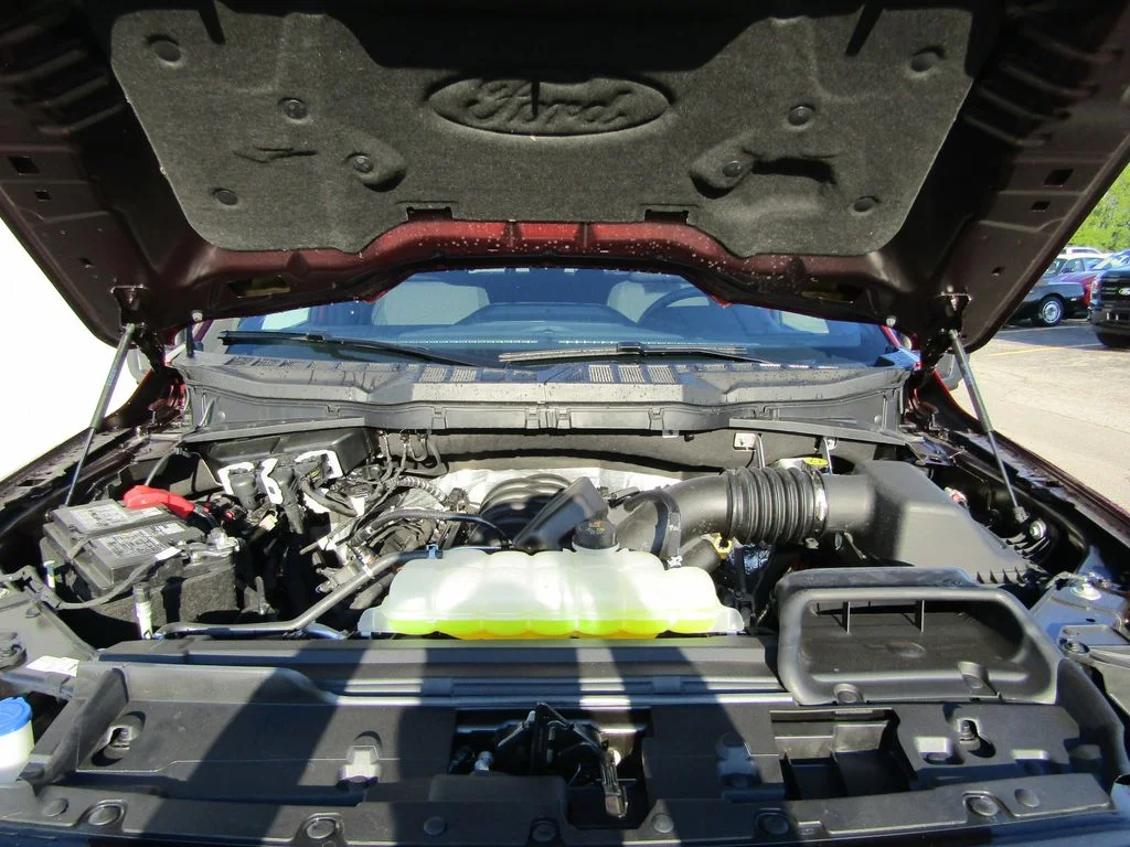 New 2026 Ruby Red Metallic Tinted Clearcoat Ford XLT image 39