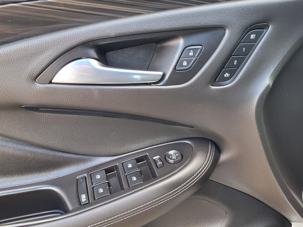 Used 2019 GALAXY SILVER METALLIC Buick Essence image 25