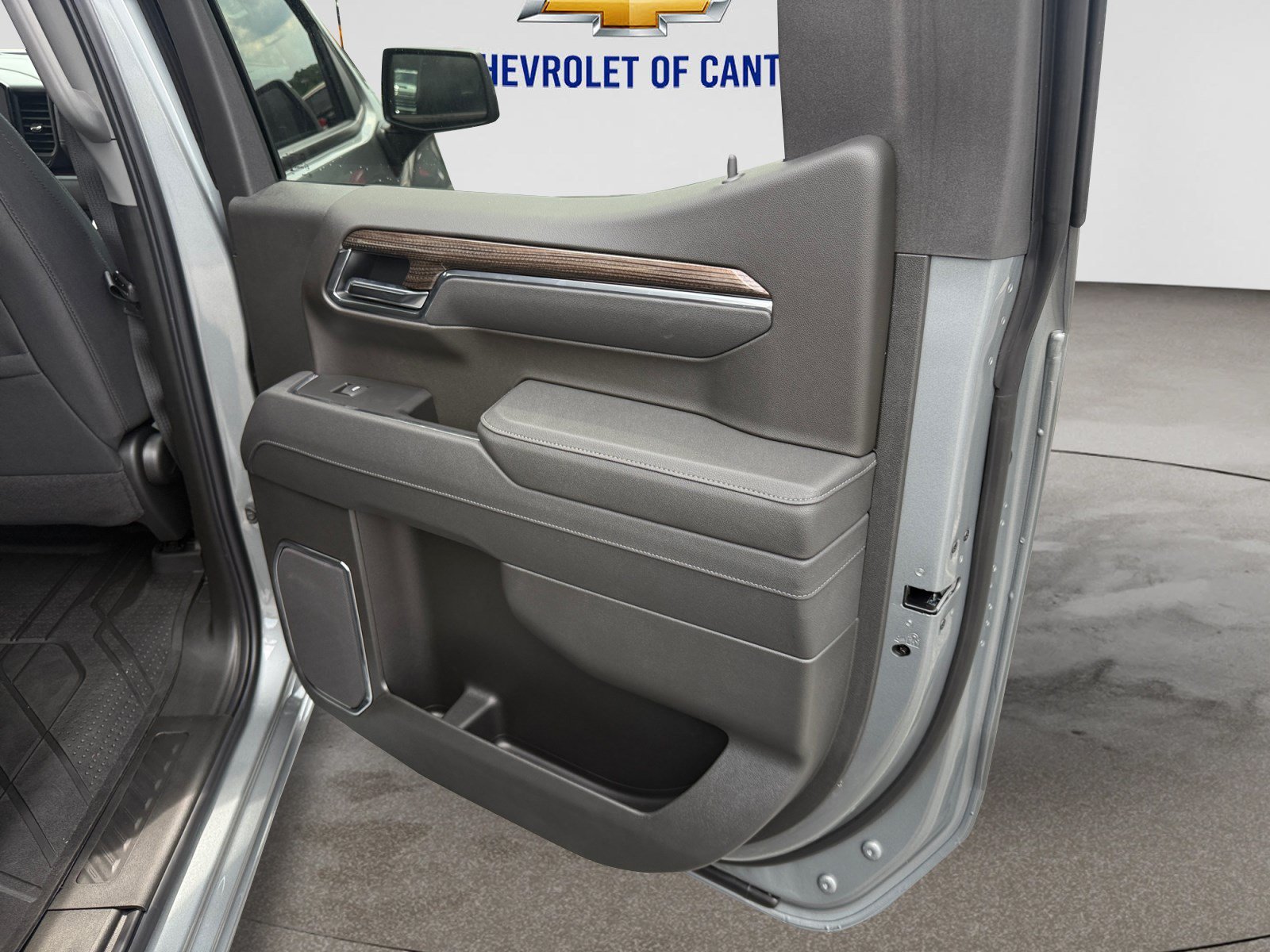 New 2026 Sterling Gray Metallic Chevrolet LT image 16