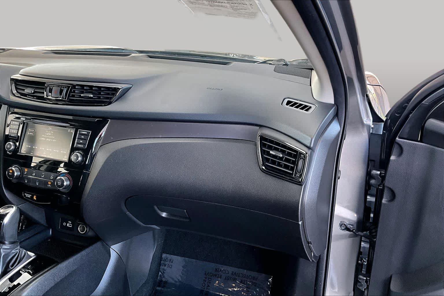 Certified Used 2022 Gun Metallic Nissan S image 18