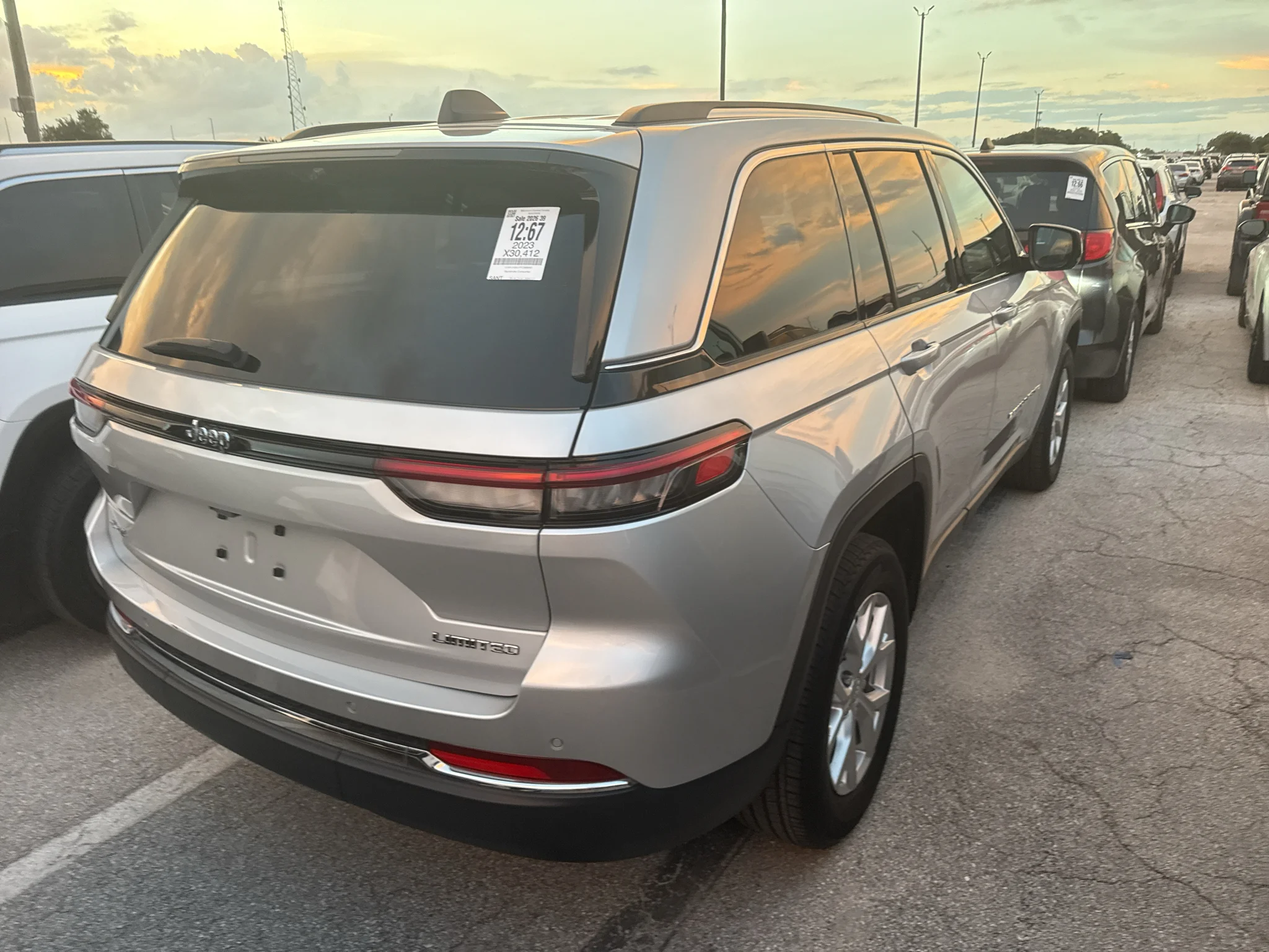 Used 2023 Silver Zynith Jeep Limited image 2