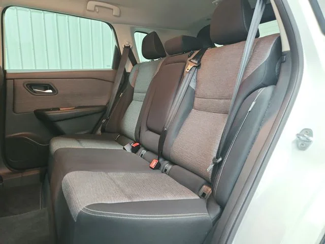 Used 2023 White Nissan SV image 33