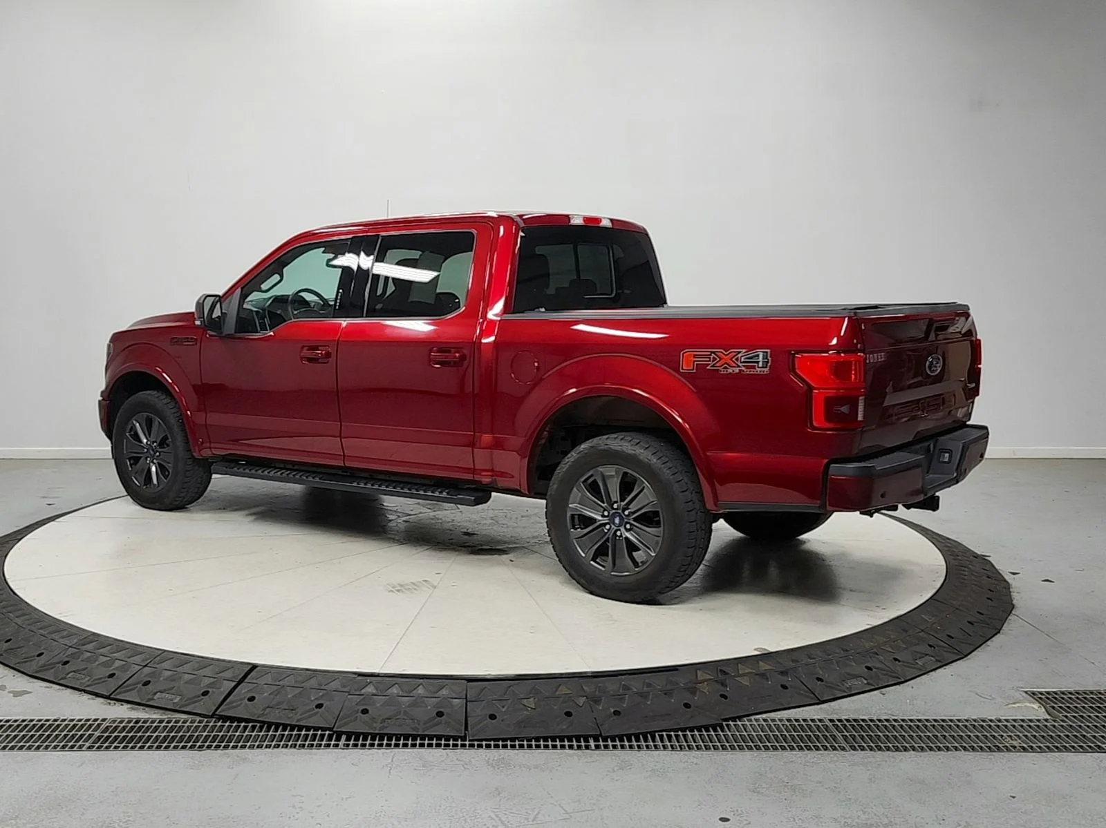 Used 2018 Red Ford Lariat image 6