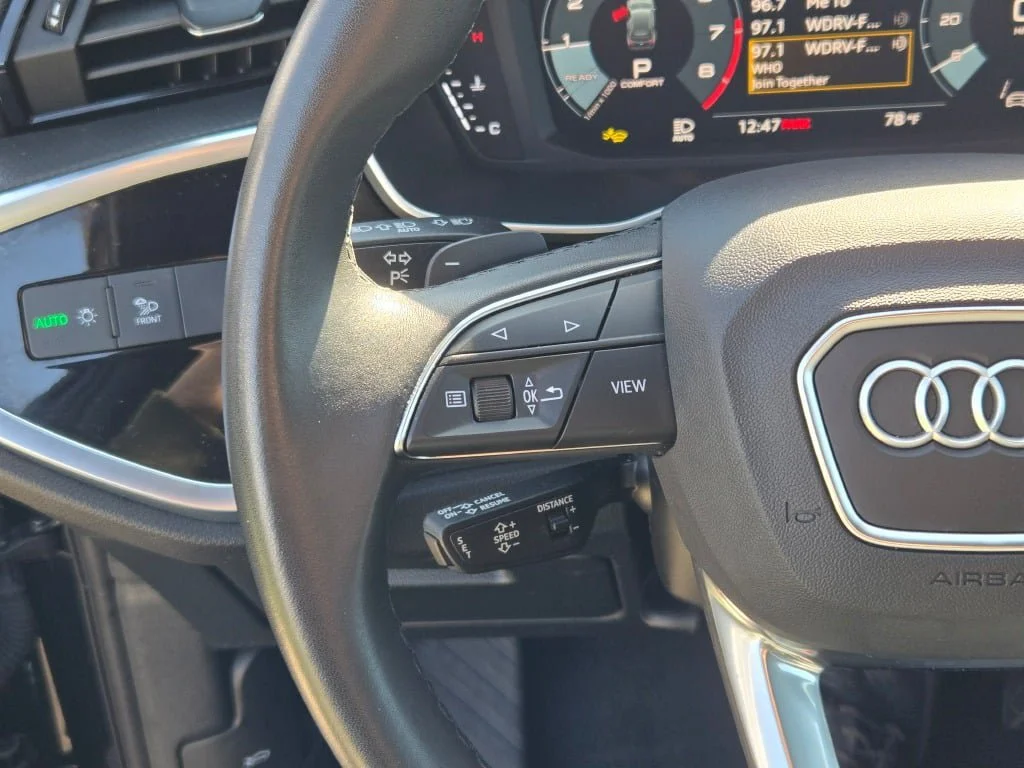 Certified Used 2025  Audi Premium S Line quattro image 31