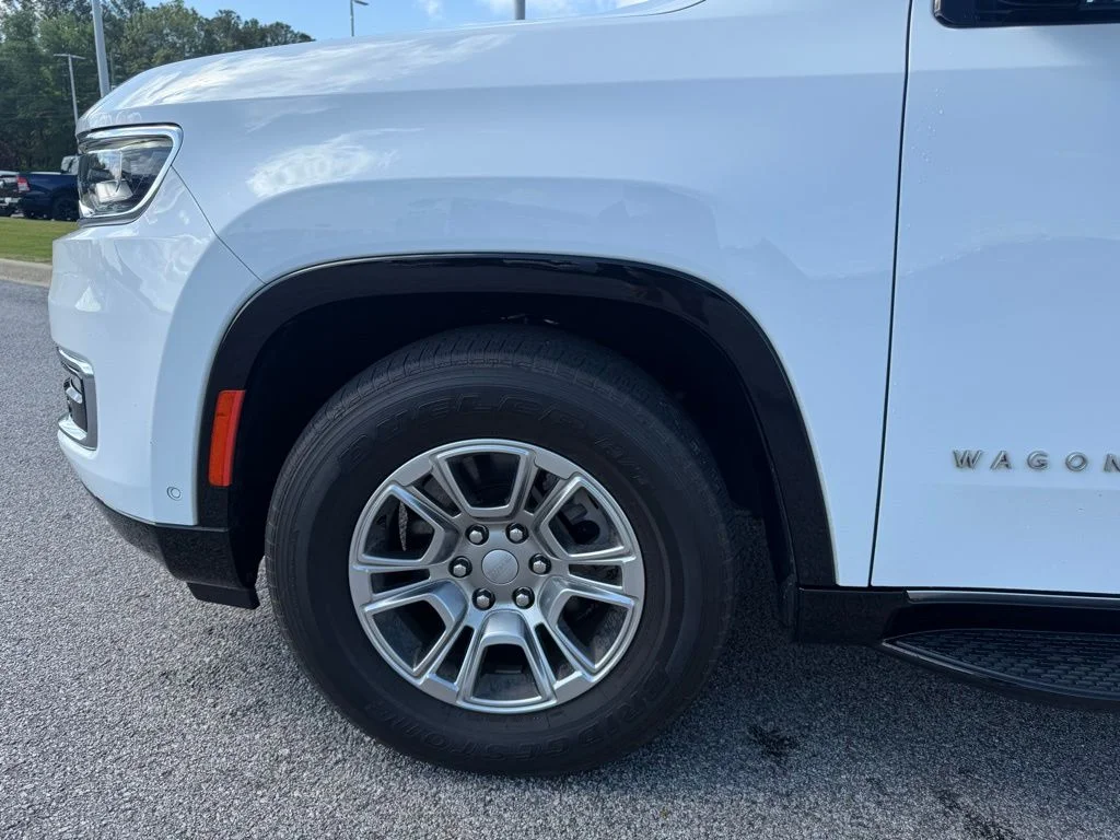 Used 2024 White Jeep Base image 24