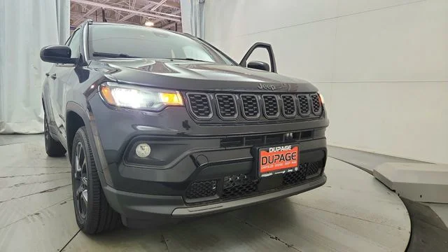 New 2026 Diamond Black Crystal Pearlcoat Jeep Latitude image 16