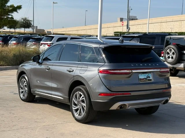 Used 2023 Gray Metallic Lincoln Standard image 7