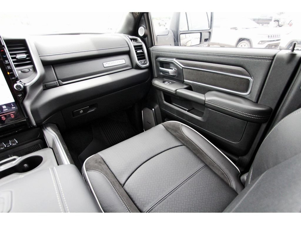 2025 RAM 2500 Laramie - Photo 10