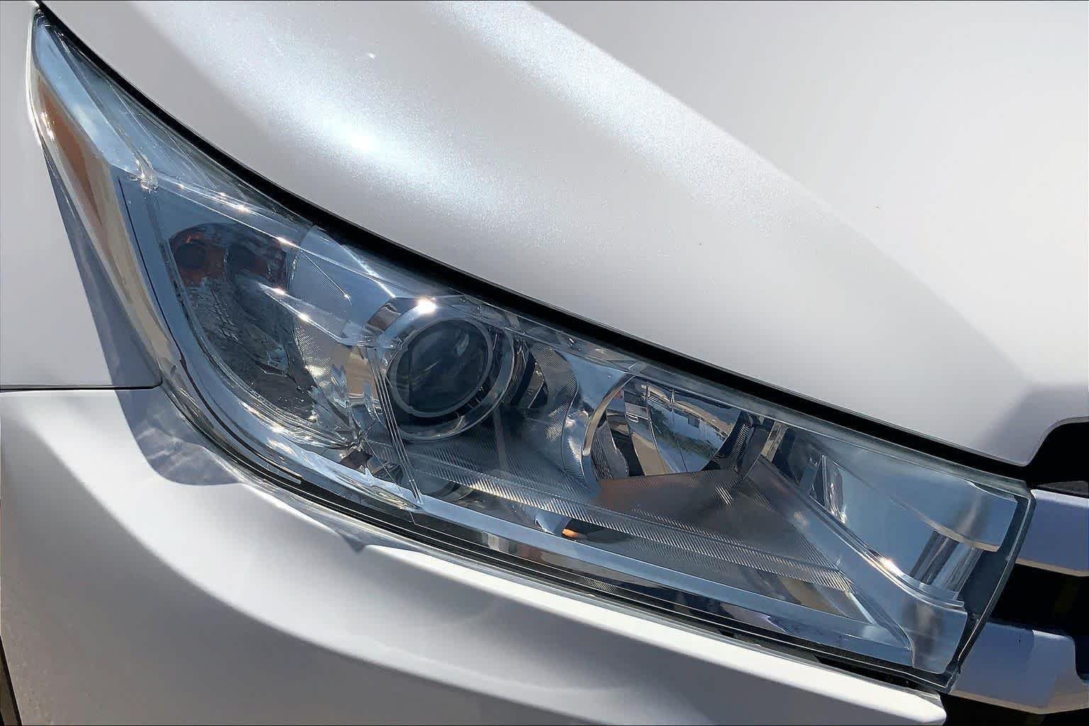 Used 2019 Blizzard Pearl Toyota XLE image 35