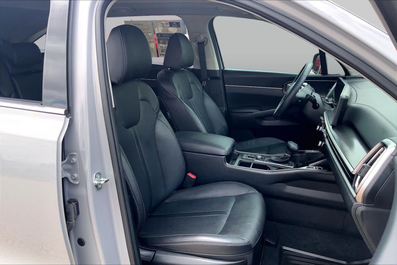 Used 2025 Wolf Gray Kia S image 9