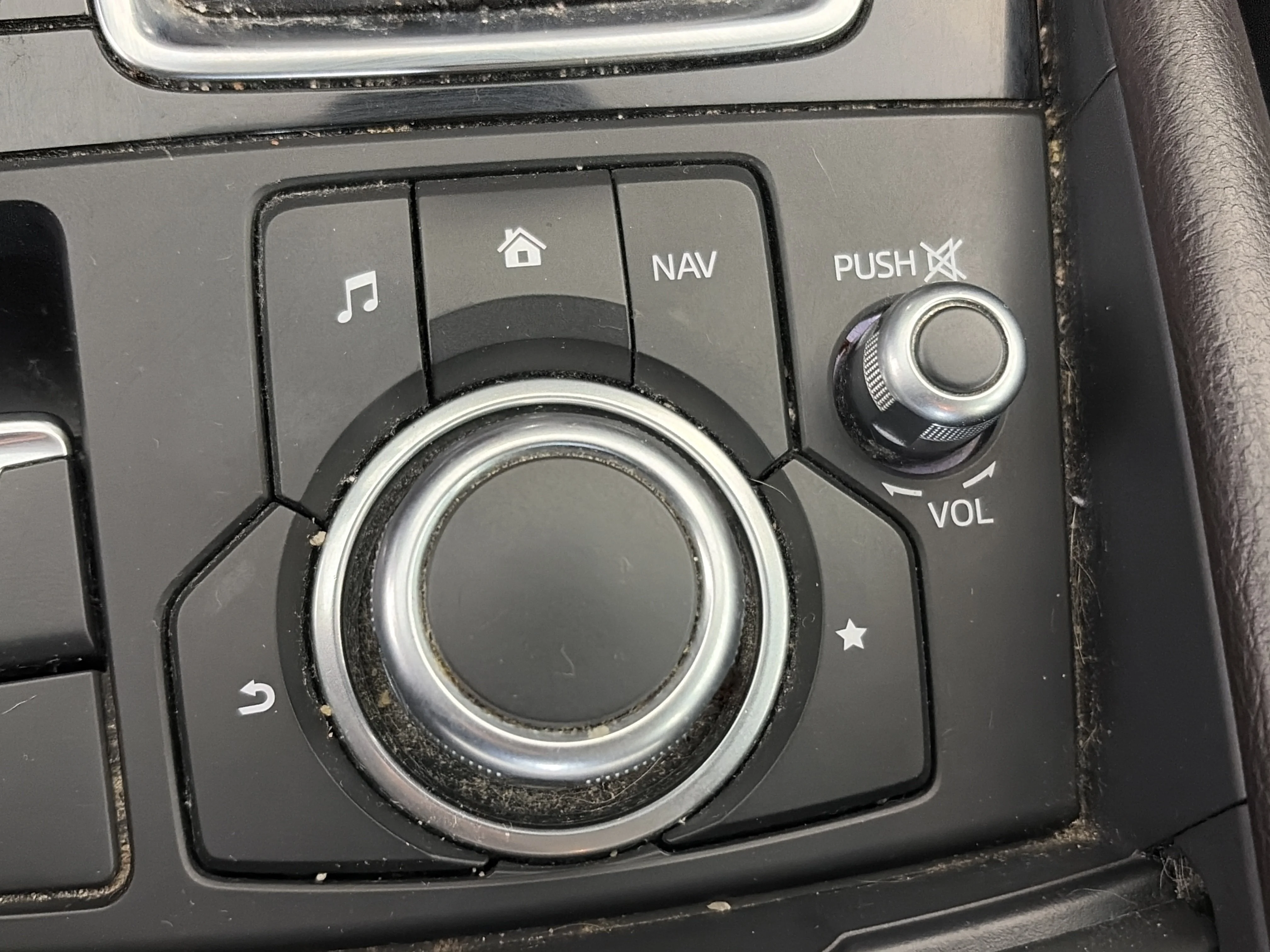Used 2018 Sonic Silver Metallic Mazda Touring image 24