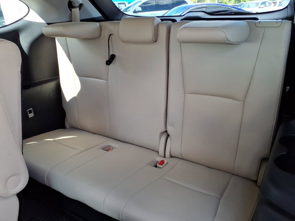 Used 2020 Blizzard Pearl Toyota Platinum image 5