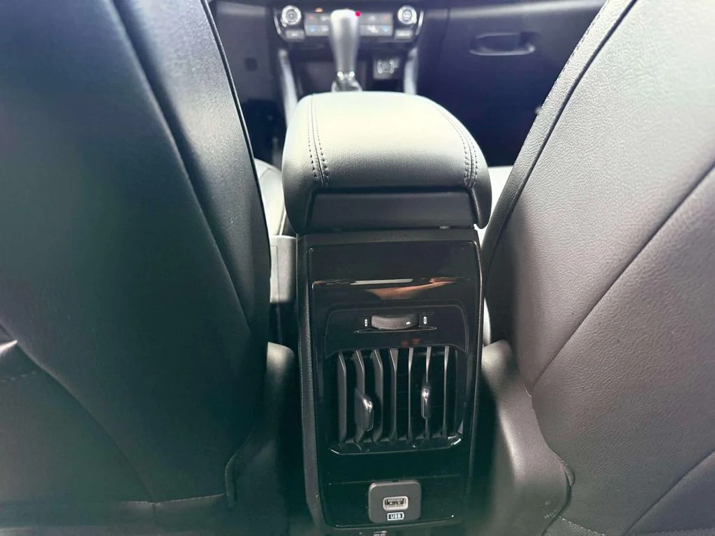 Used 2025 White Jeep Limited image 12