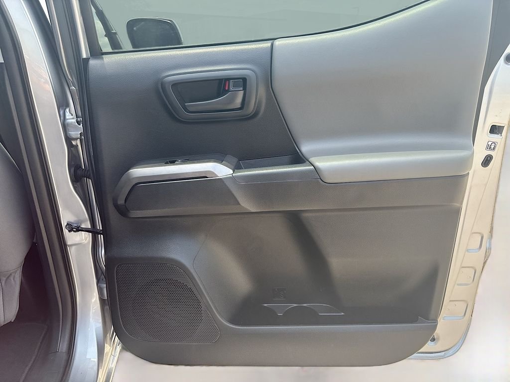 Used 2017 Silver Toyota SR5 image 25