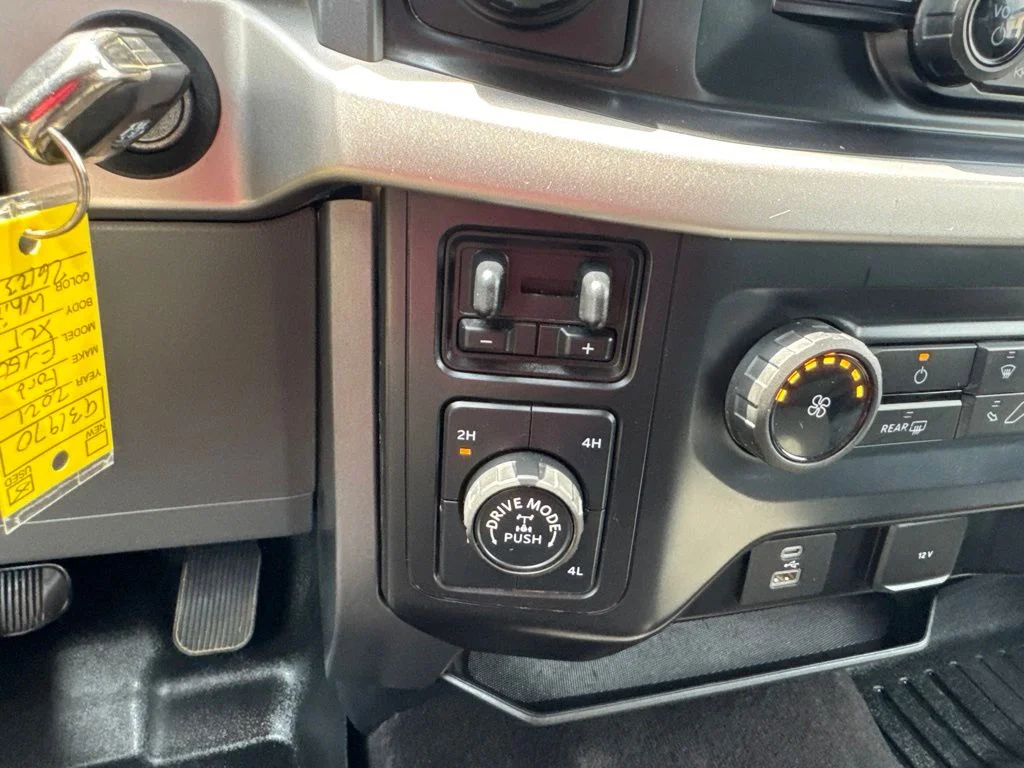Used 2021 Oxford White Ford XLT image 22
