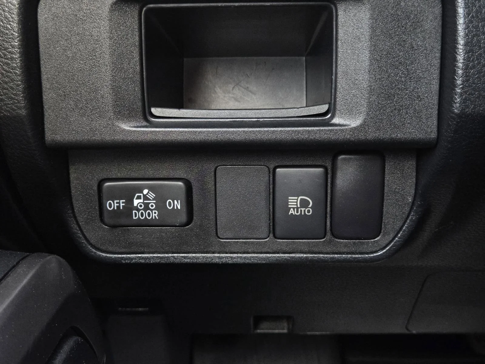 Used 2019 Magnetic Gray Metallic Toyota SR5 image 21