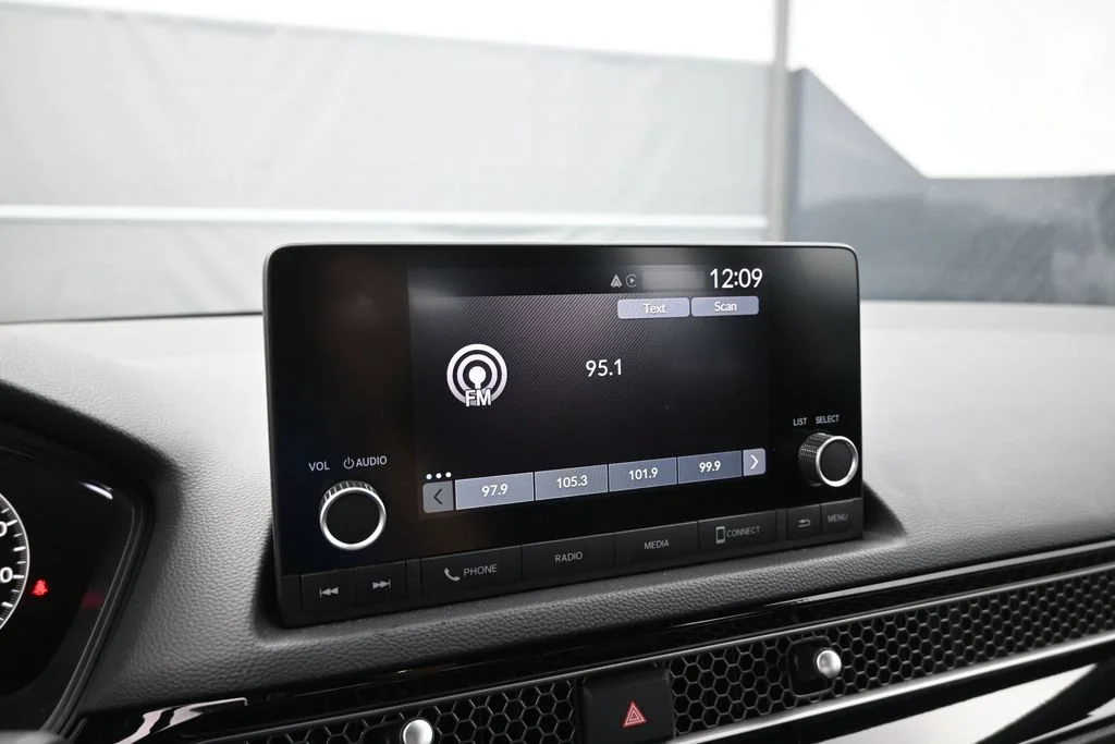 Used 2026 Platinum White Pearl Honda FWD Sport image 33
