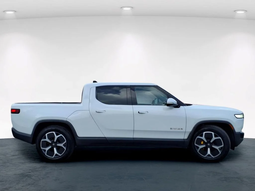 Used 2022 White Rivian Adventure image 5