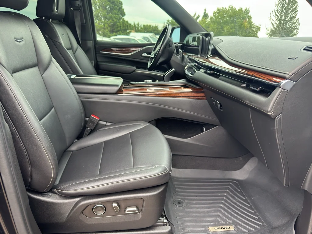 Used 2021 Black Raven Cadillac Luxury image 16
