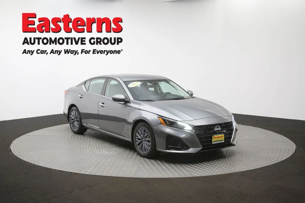 Used 2023 Gray Nissan 2.5 SV image 49