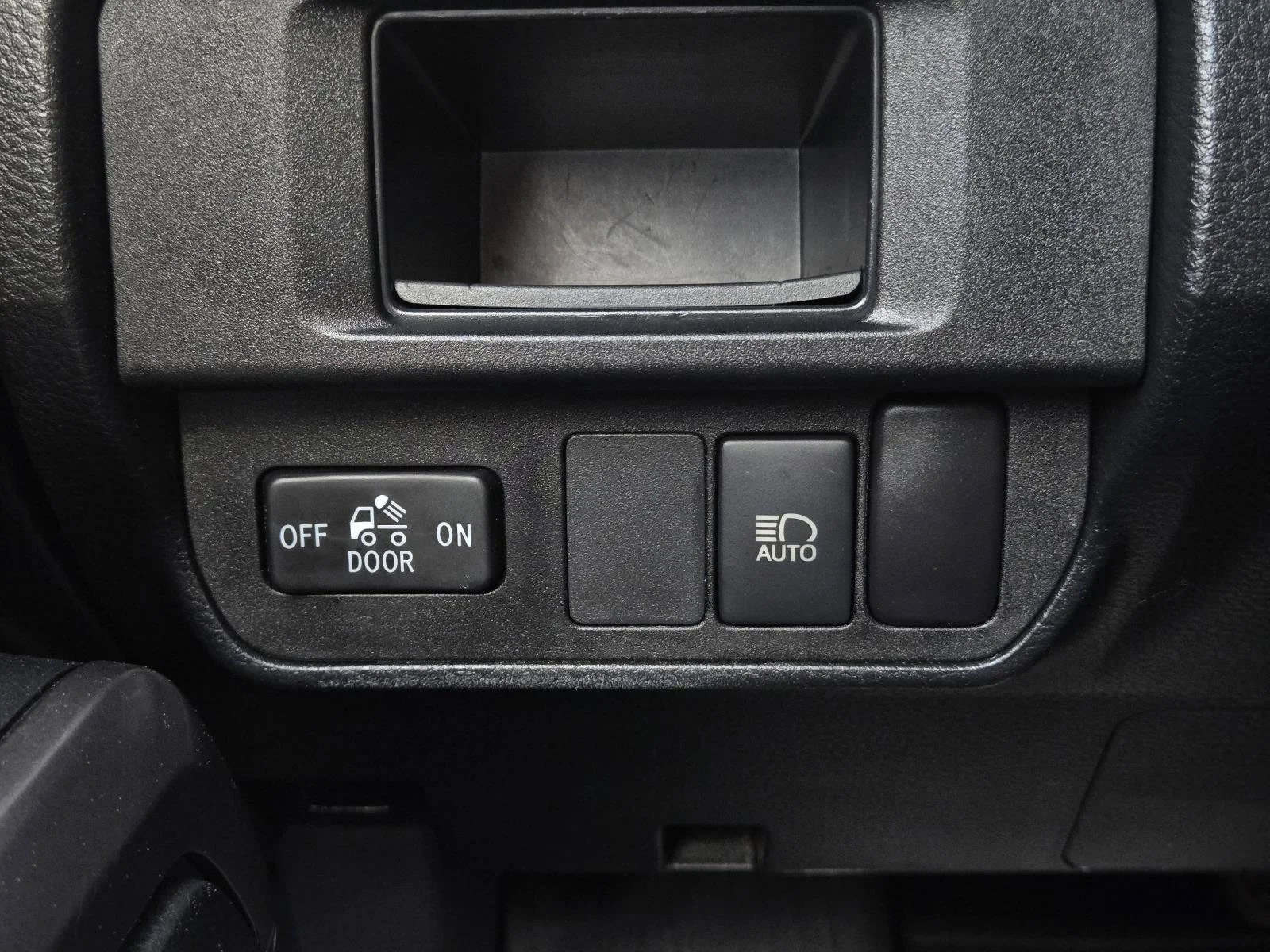 Used 2019 Magnetic Gray Metallic Toyota SR5 image 21