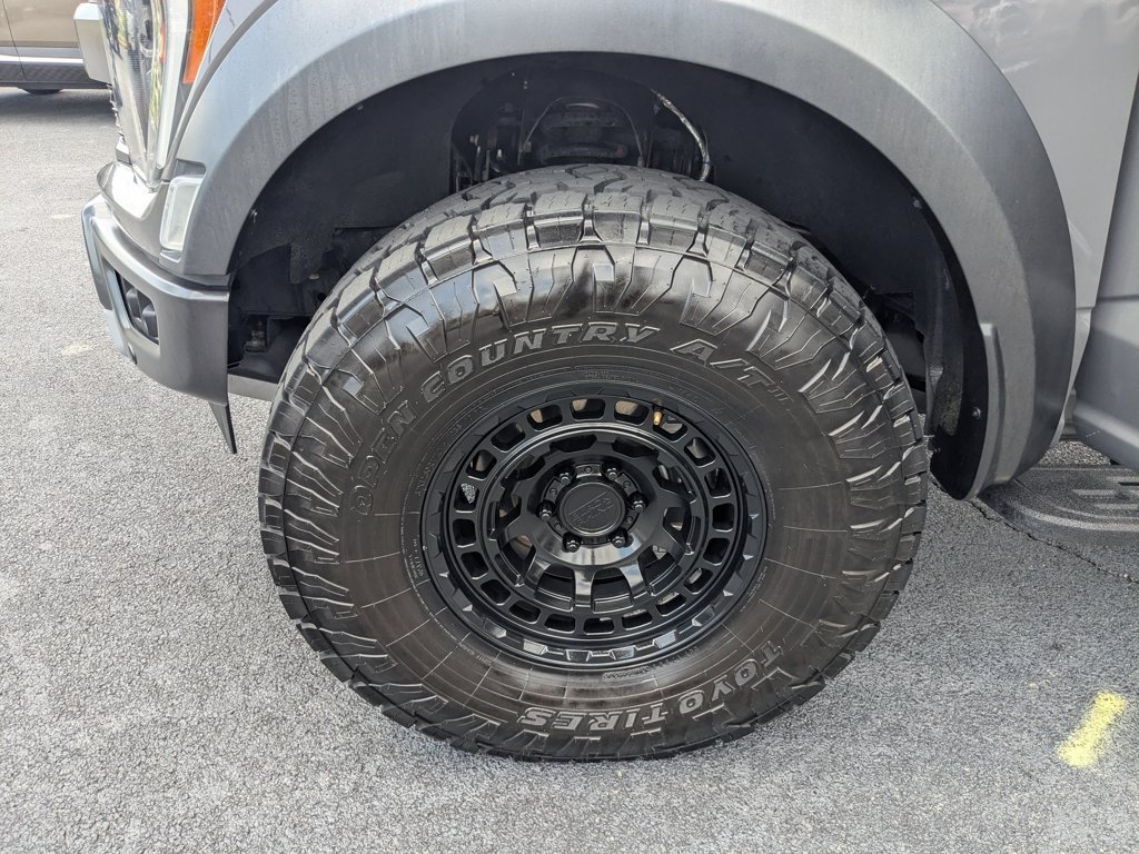 Used 2021  Ford Raptor image 10