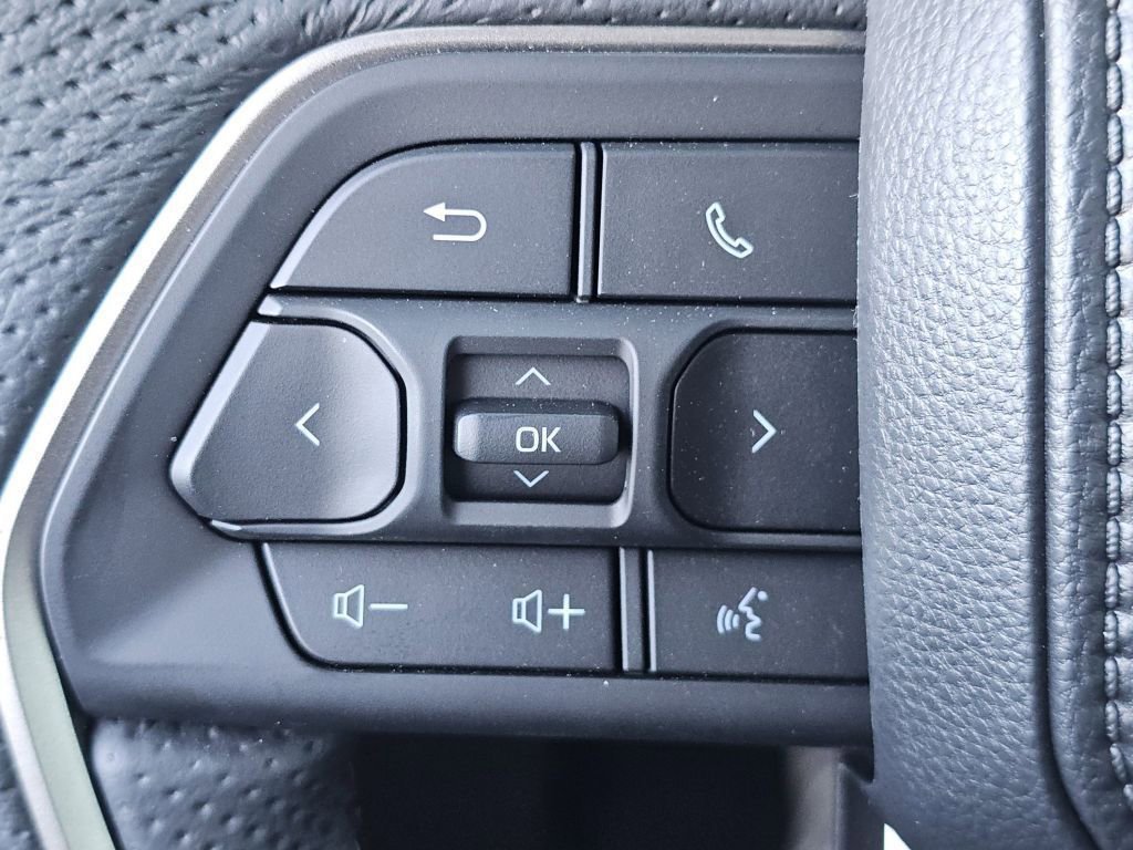 2025 Toyota Tacoma SR5 - Photo 19