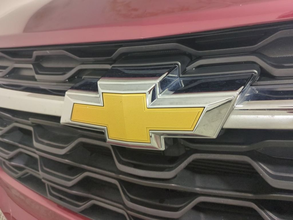2025 Chevrolet Trax LT - Photo 13