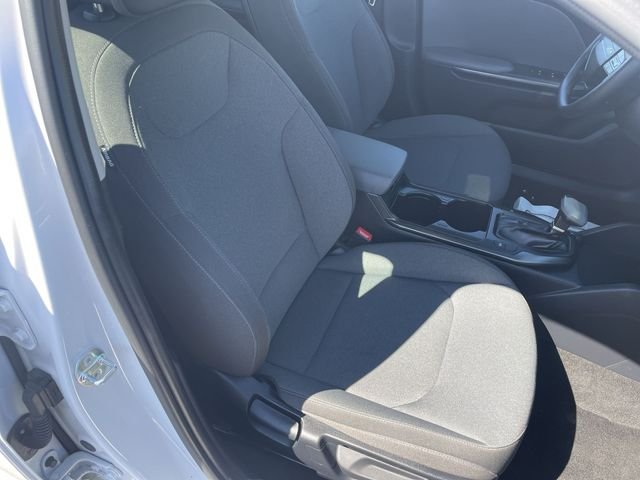 2025 Kia K4 LXS - Photo 40
