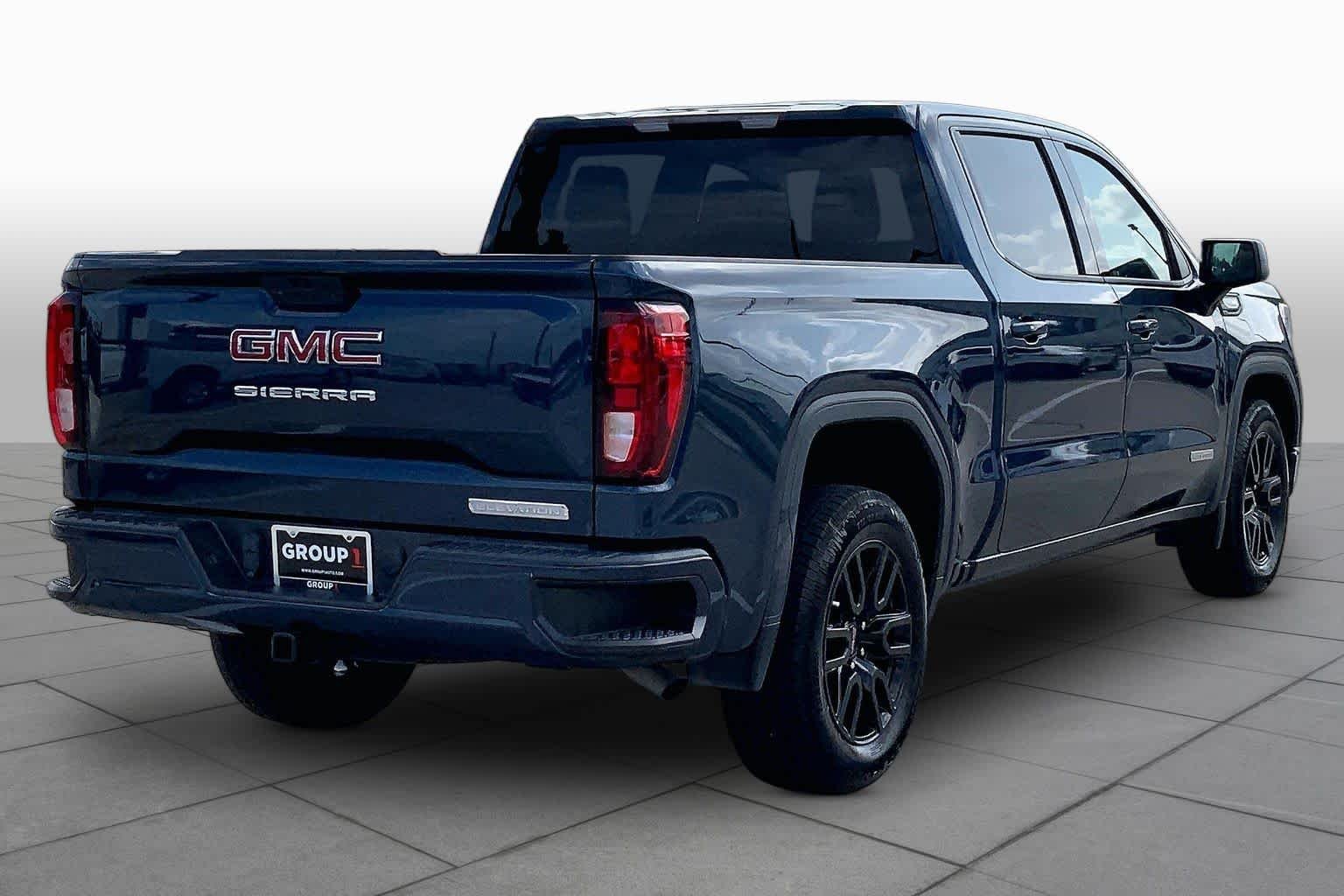Used 2021 Pacific Blue Metallic GMC Elevation image 13