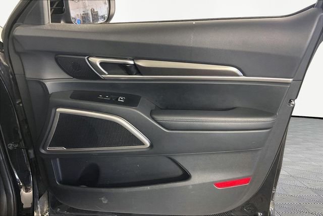 Used 2025 Black Kia S image 25