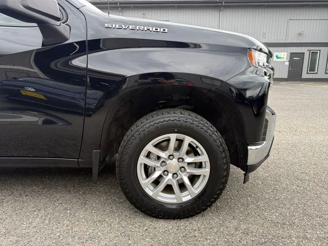 Used 2021 Black Chevrolet LT image 28
