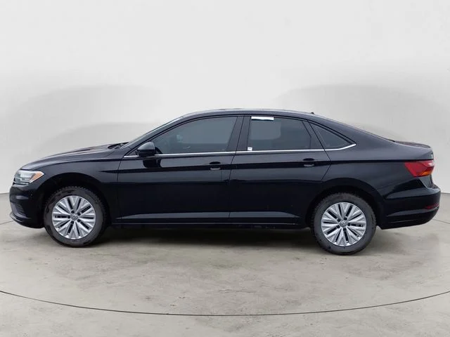 Used 2019 Tornado Red Volkswagen 1.4T SE image 2
