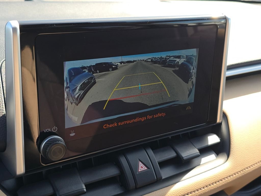 Used 2025 White Toyota XLE image 31