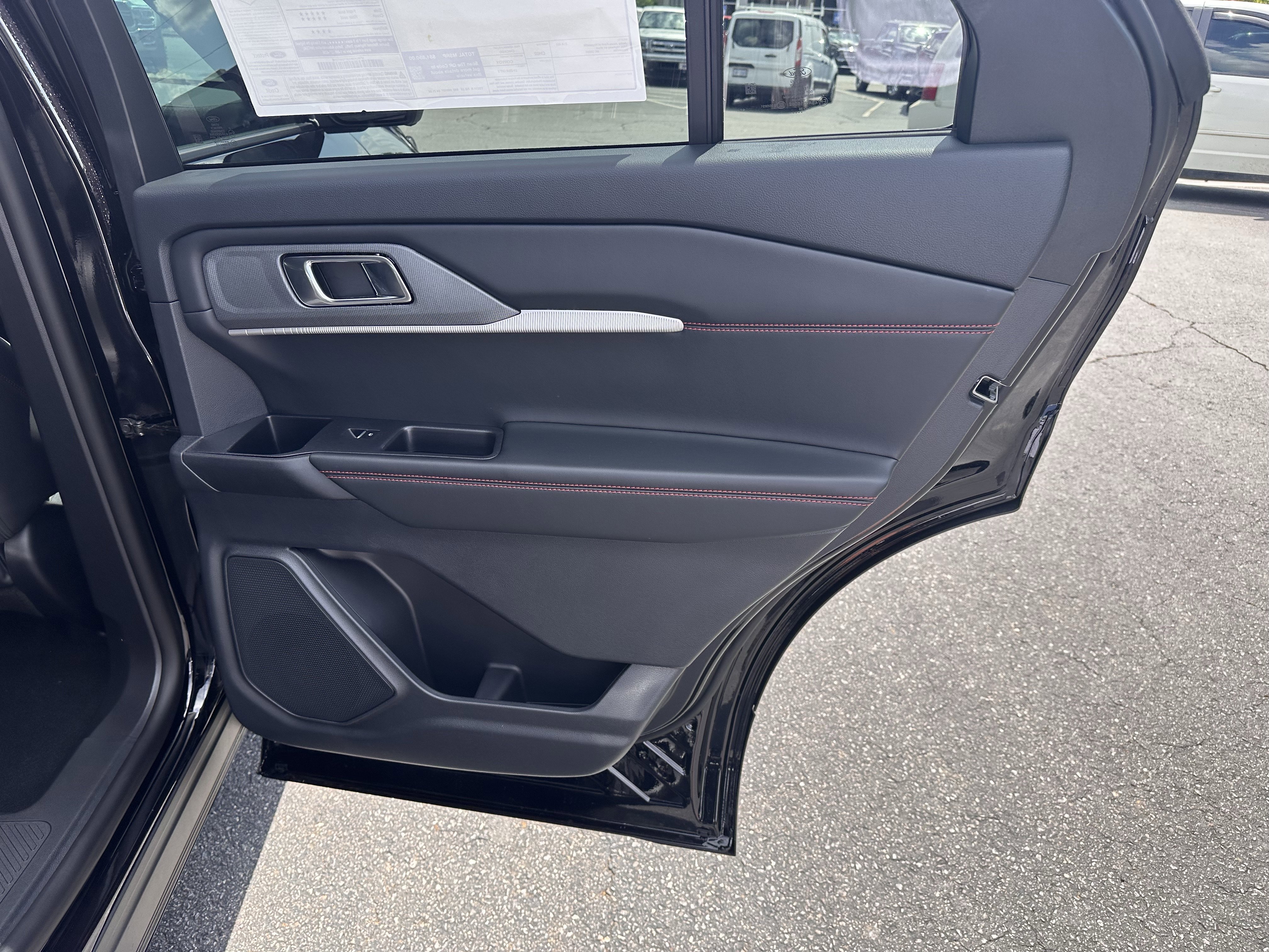 New 2026 Agate Black Metallic Ford ST-Line image 15