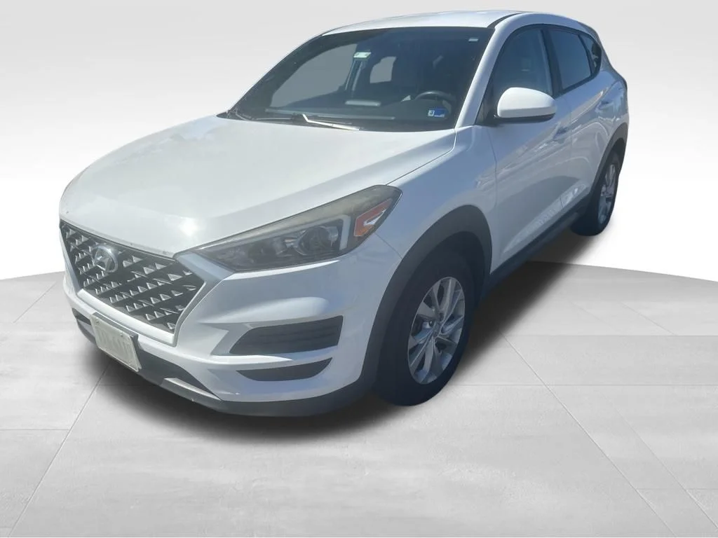 Used 2019 White Hyundai SE image 8