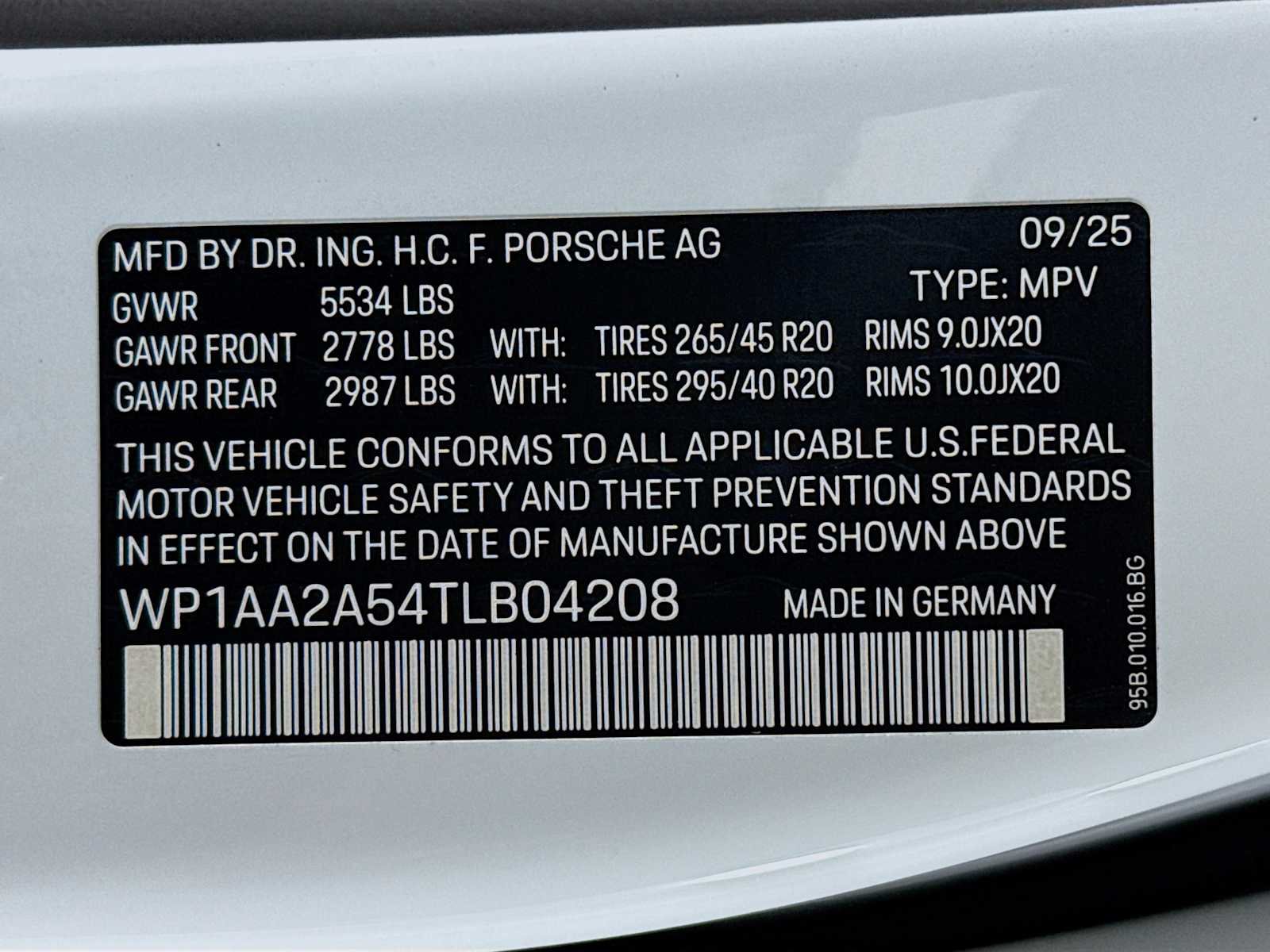 2026 Porsche Macan T - Photo 34