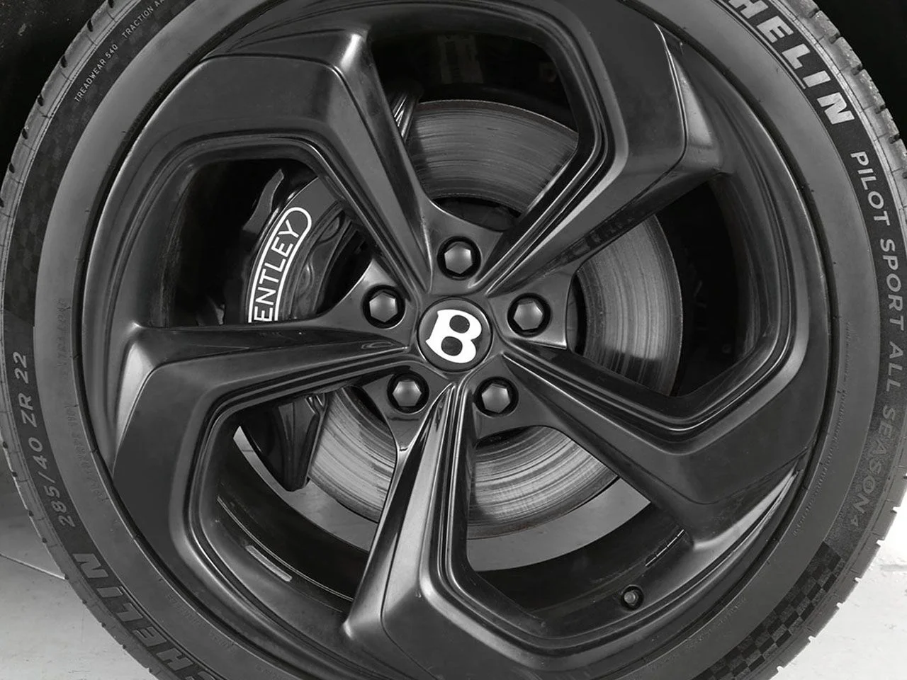 Used 2022 Black Bentley S image 6