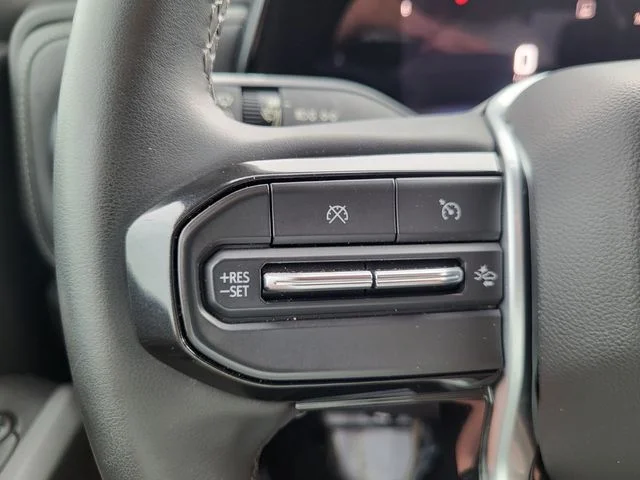 Used 2023 White Chevrolet LT image 18